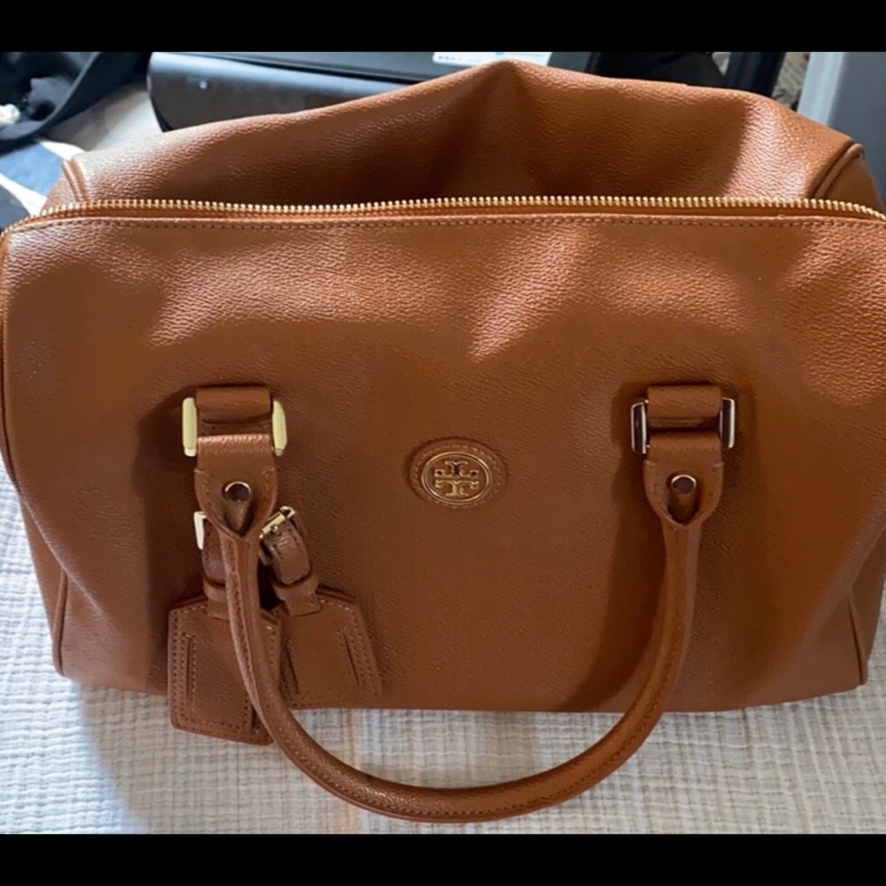 Rarer middy like new Tory Burch bag!
